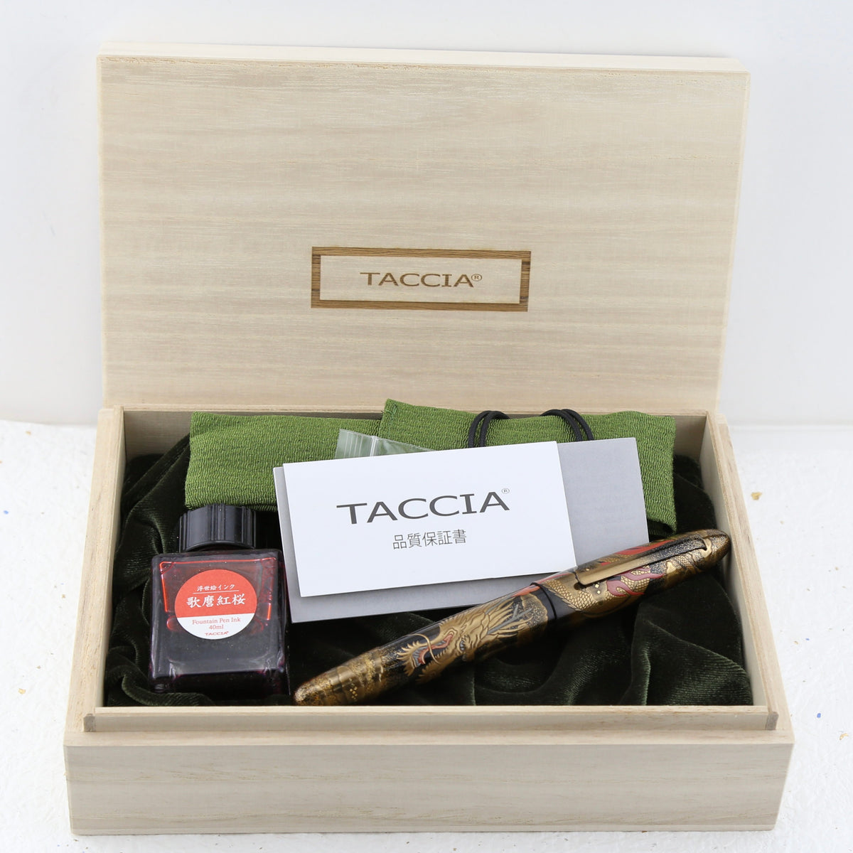 TACCIA Miyabi Empress Maki-e Dragon Fountain Pen (Ryū)