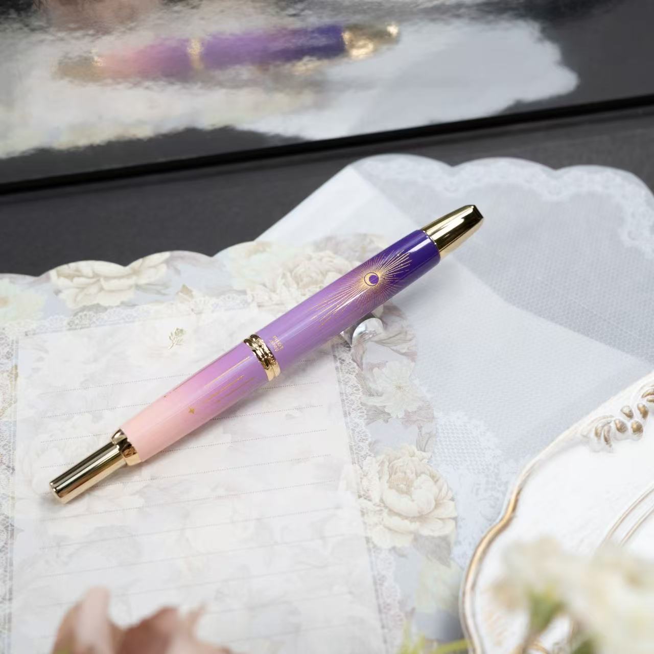 Pilot Capless “Star & Moon” – Kingstone 35th Anniversary Limited Edition