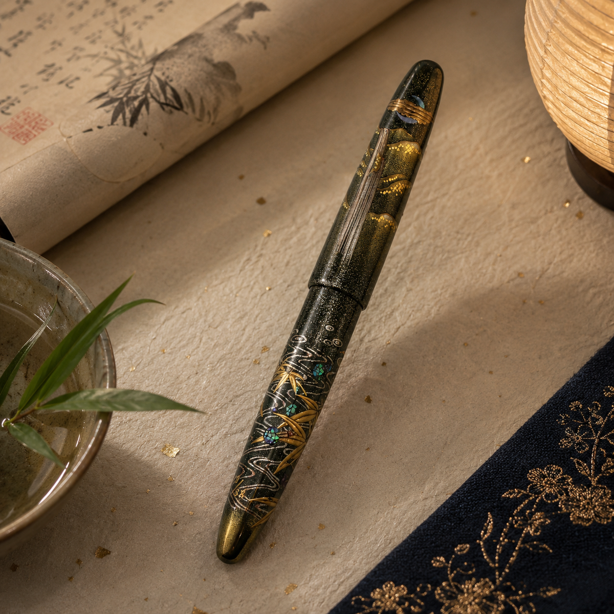 Sailor Taki to Shizen — Firefly Maki-e Fountain Pen | Limited to 28 Pieces