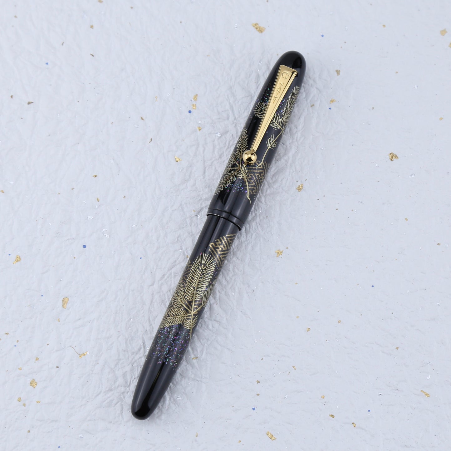 Namiki Pine Needles Maki-e Fountain Pen | No. 10 Two-Tone 18K Gold Nib
