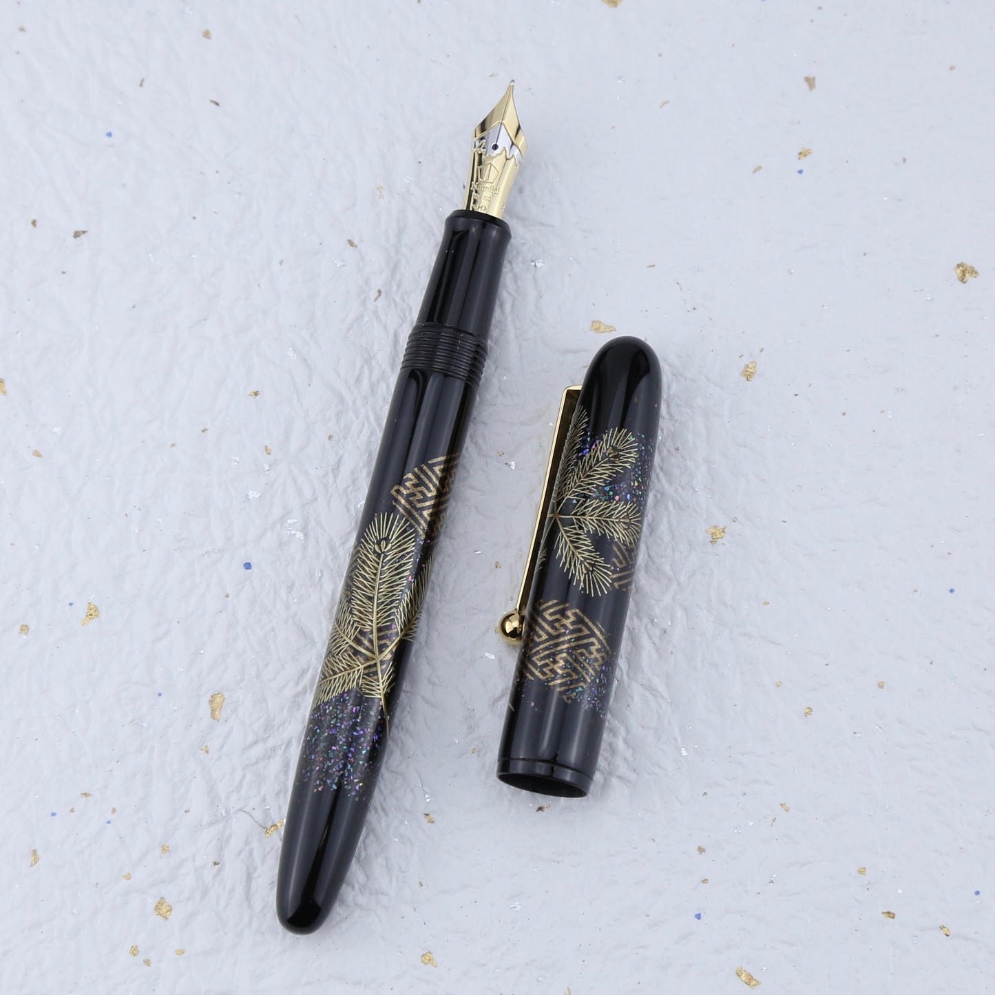 Namiki Pine Needles Maki-e Fountain Pen | No. 10 Two-Tone 18K Gold Nib