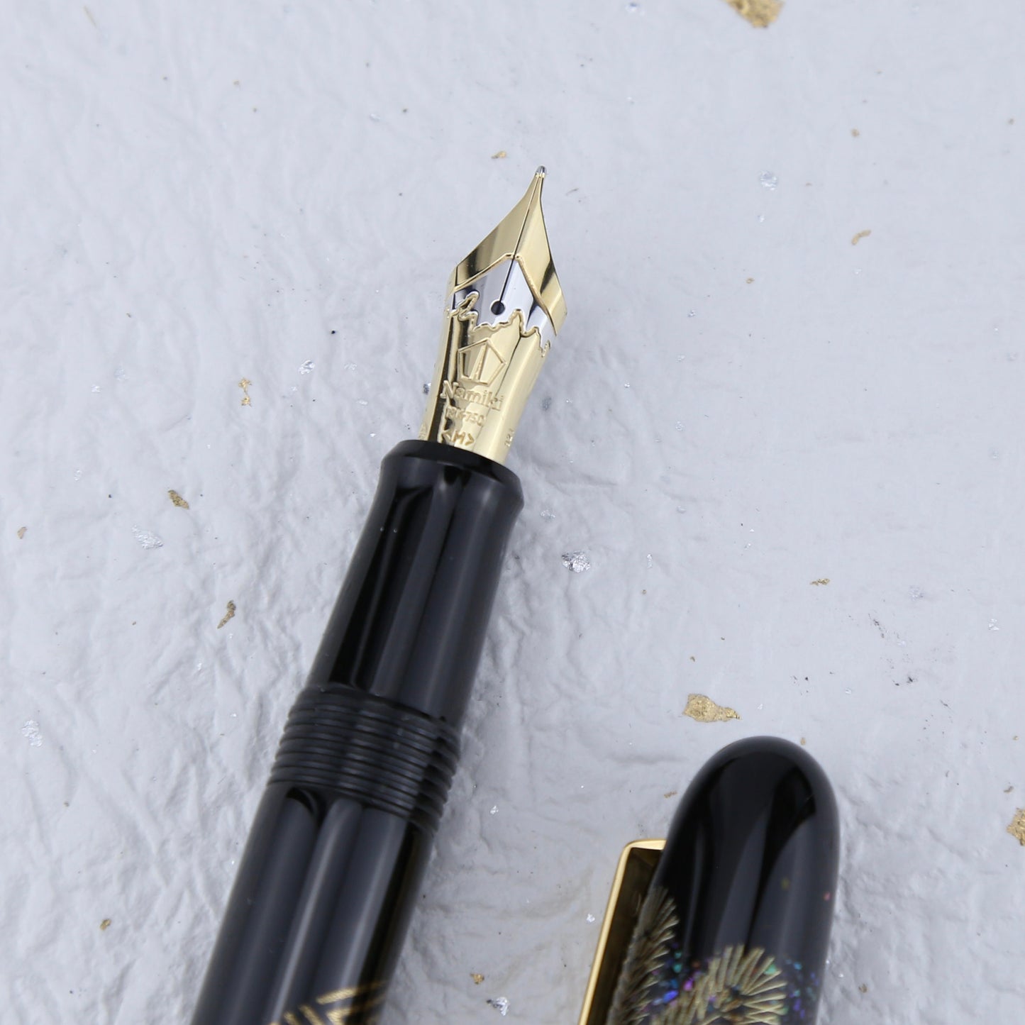 Namiki Pine Needles Maki-e Fountain Pen | No. 10 Two-Tone 18K Gold Nib