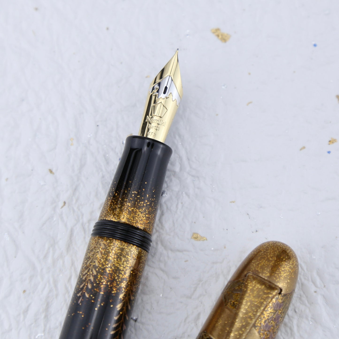 Namiki No. 20 Maki-e Fountain Pen — Court Carriage in Wisteria