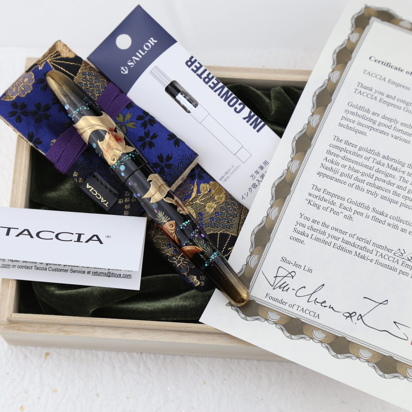 TACCIA Empress Goldfish Suaka Limited Edition Fountain Pen