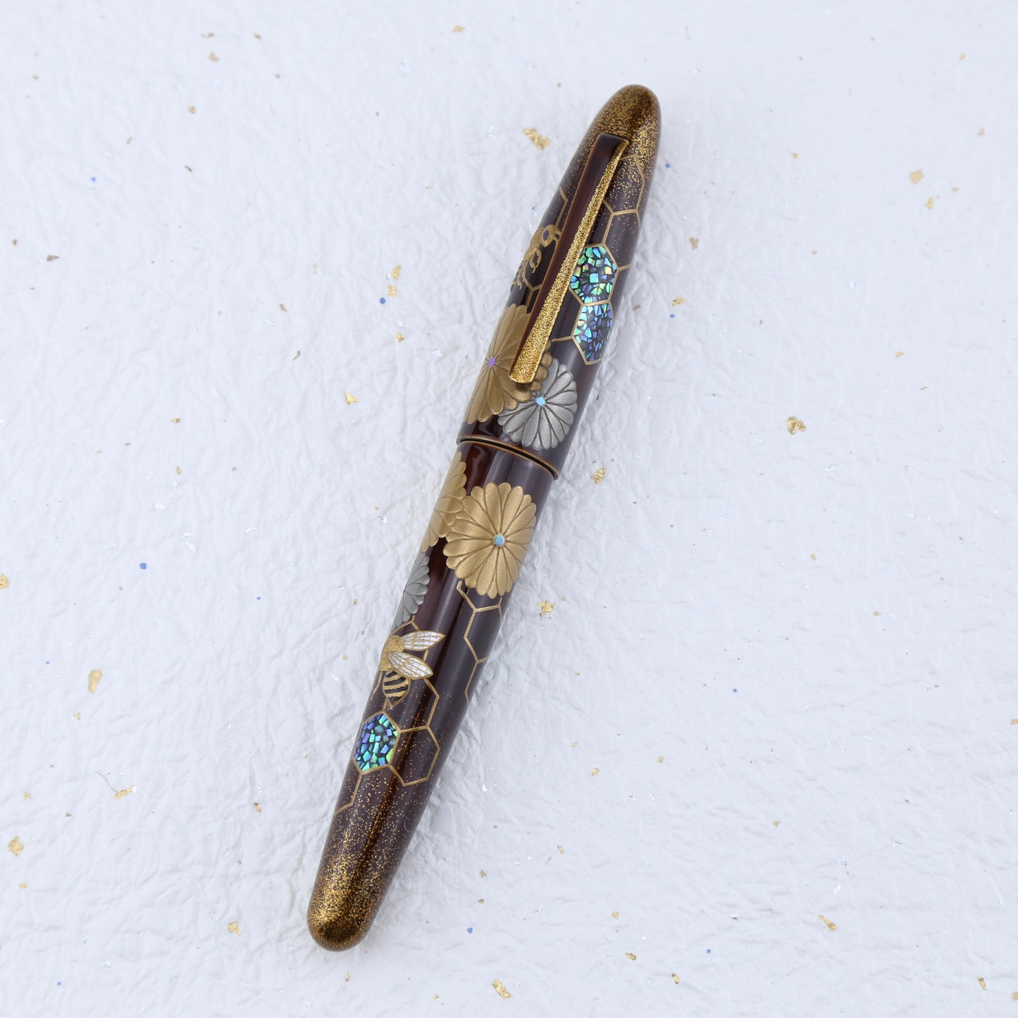TACCIA Empress Imperial Honeybee Maki-e Limited Edition Fountain Pen