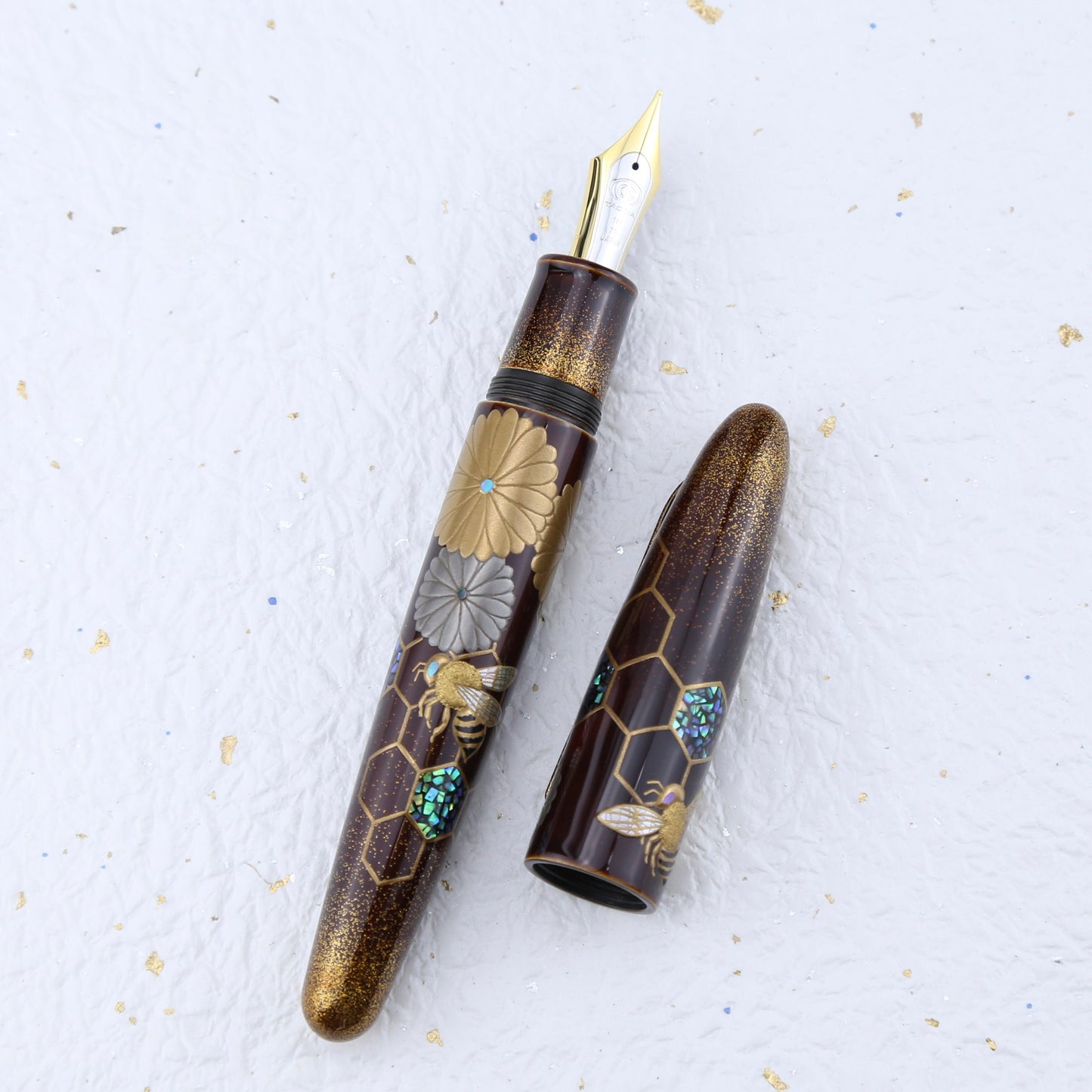 TACCIA Empress Imperial Honeybee Maki-e Limited Edition Fountain Pen