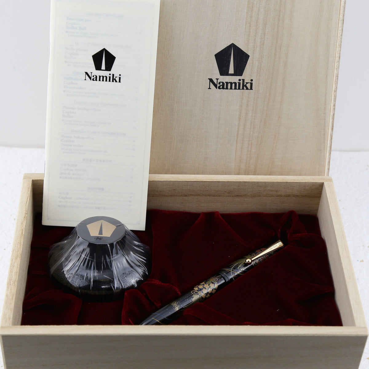 Namiki Yukari “Kusudama” Maki-e Fountain Pen